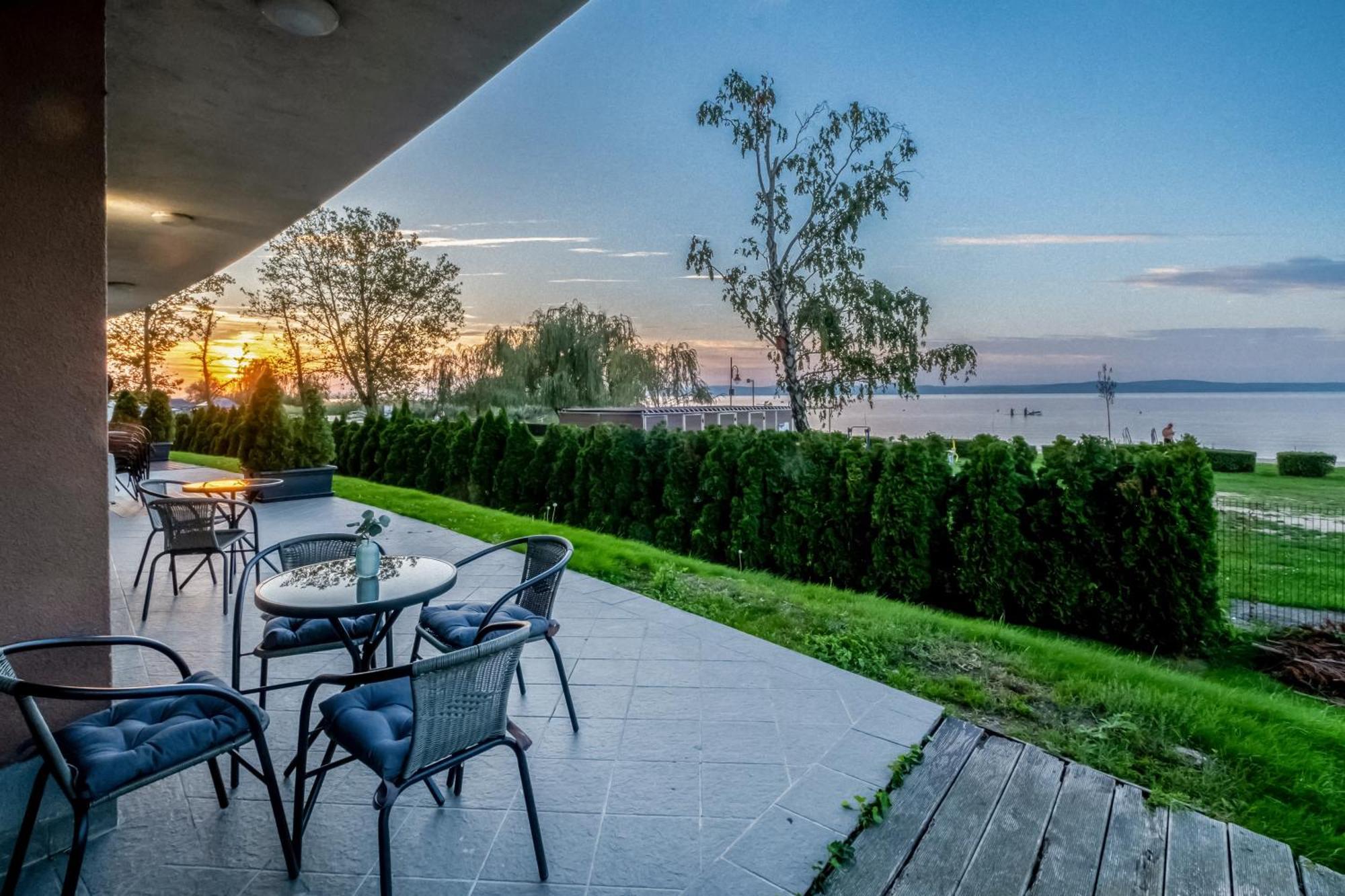 Myflat Club 218 Garden Wellness Apartments Шиофок Экстерьер фото