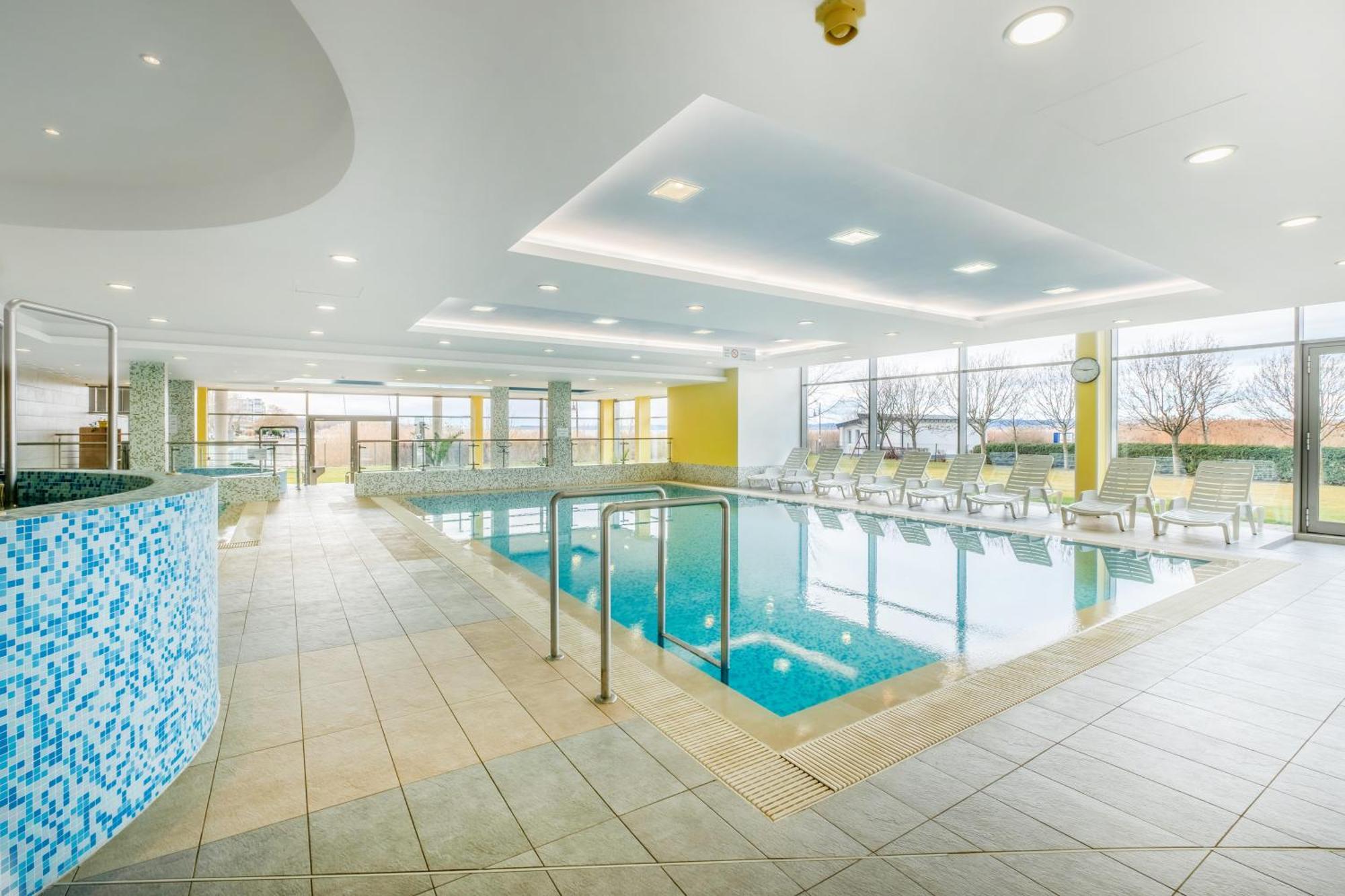 Myflat Club 218 Garden Wellness Apartments Шиофок Экстерьер фото
