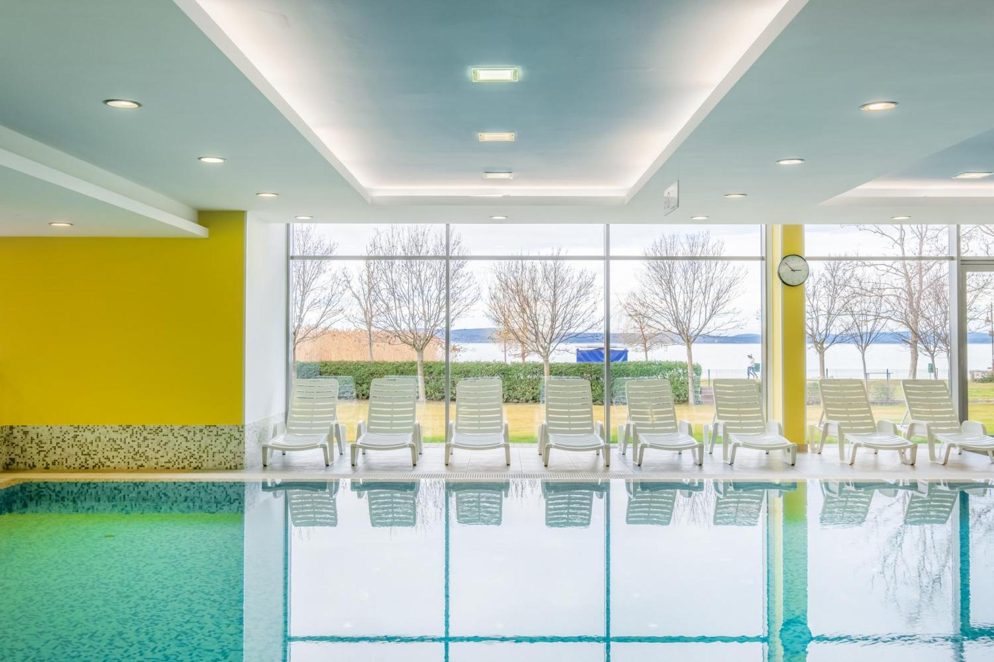 Myflat Club 218 Garden Wellness Apartments Шиофок Экстерьер фото